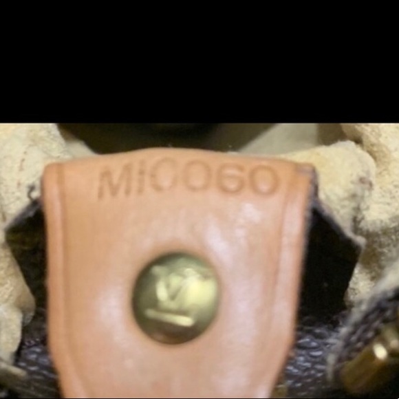 Authentic Louis Vuitton Looping GM - Picture 4 of 9